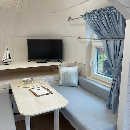 Tiny Igloo Joergensen Apartment *