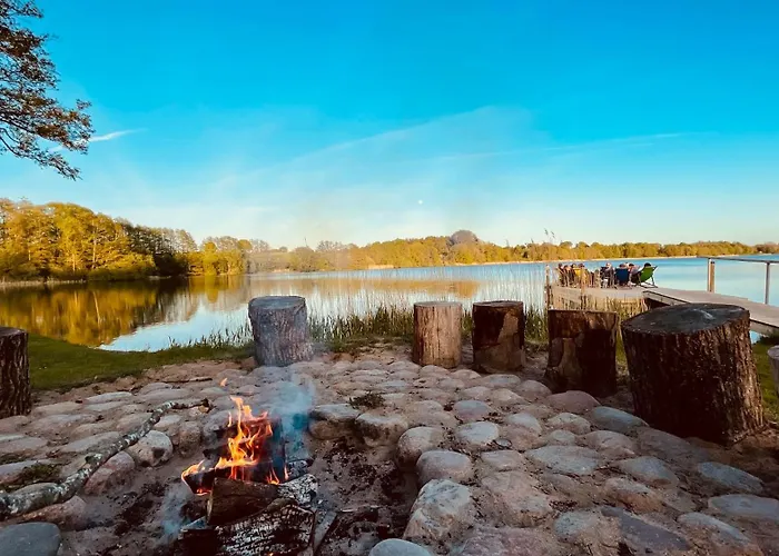 Tiny Igloo Joergensen *