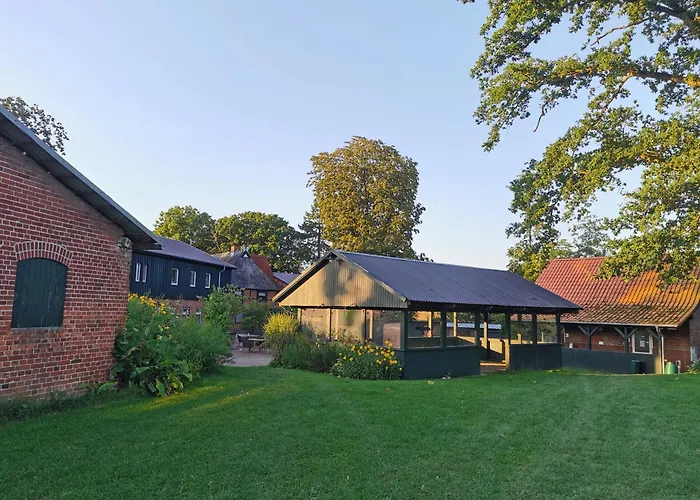 Tiny Igloo Joergensen Belau